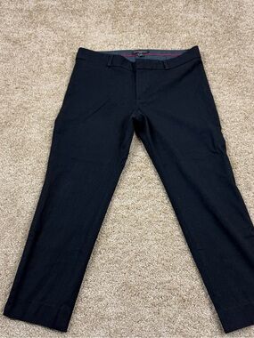 Banana Republic Sloan Women’s Size 6 Black Capris Slim Leg.